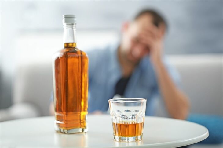 Drinking alcohol negatively affects men's erectile function